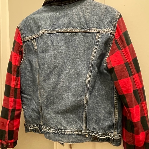 Levi Sherpa Jean Jacket with Flannel Sleeves - Picture 3 of 4